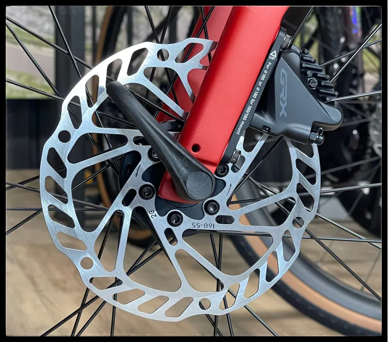 Giant Revolt 1 Large Grenadine 2022-8